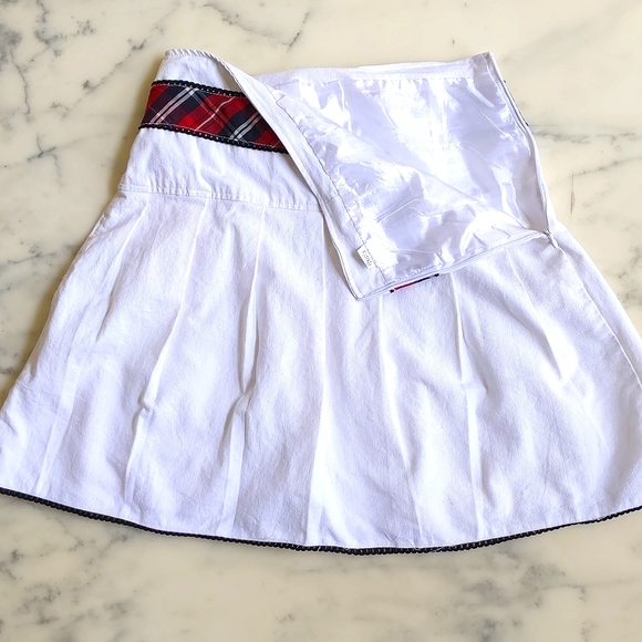 NWOT. Cotton Skirt w/full lining, lace edge and multi color plaid bow tie/decor. - Picture 6 of 6